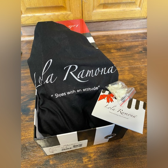 LOLA RAMONA MARY JANE SPATS SPECTATOR RETRO VINTAGE PUMPS HEELS NIB - Picture 13 of 16